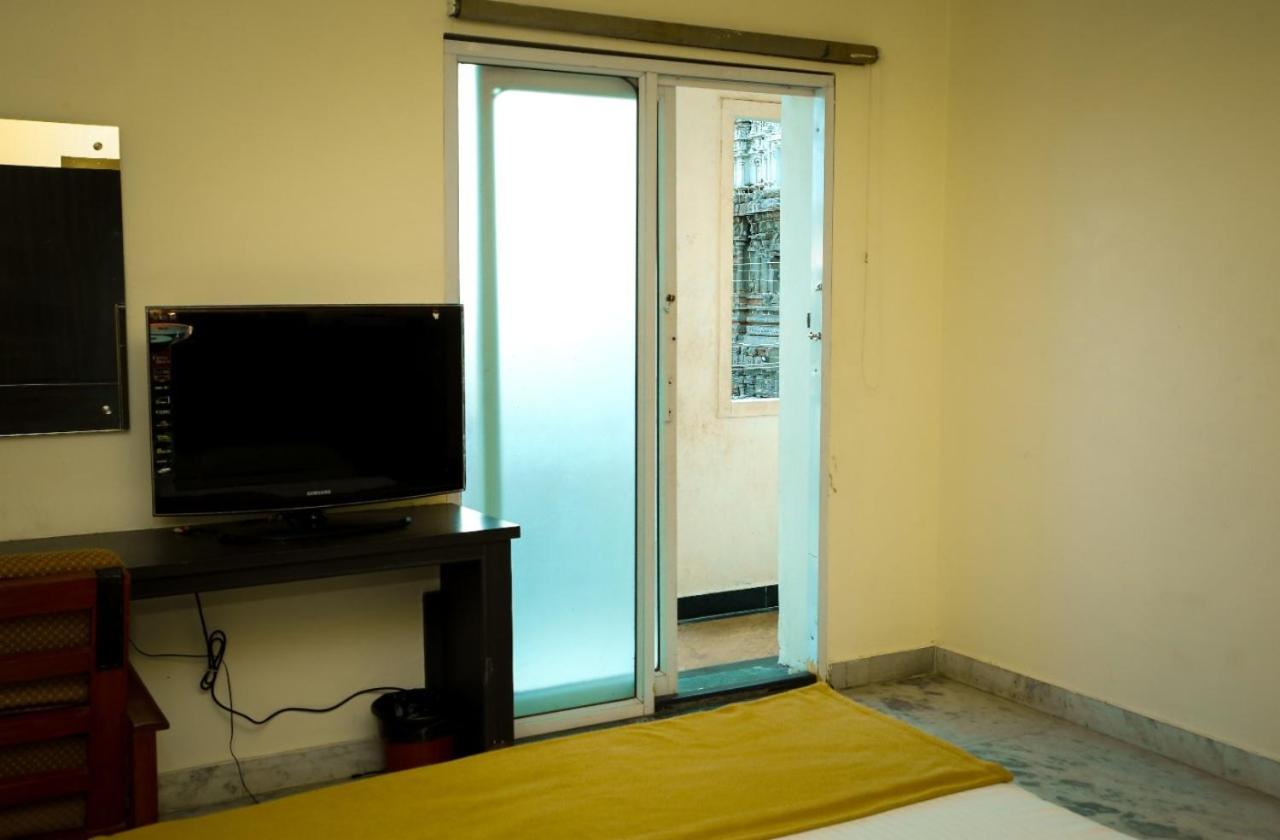Hotel Arunachala Tiruvannāmalai Buitenkant foto